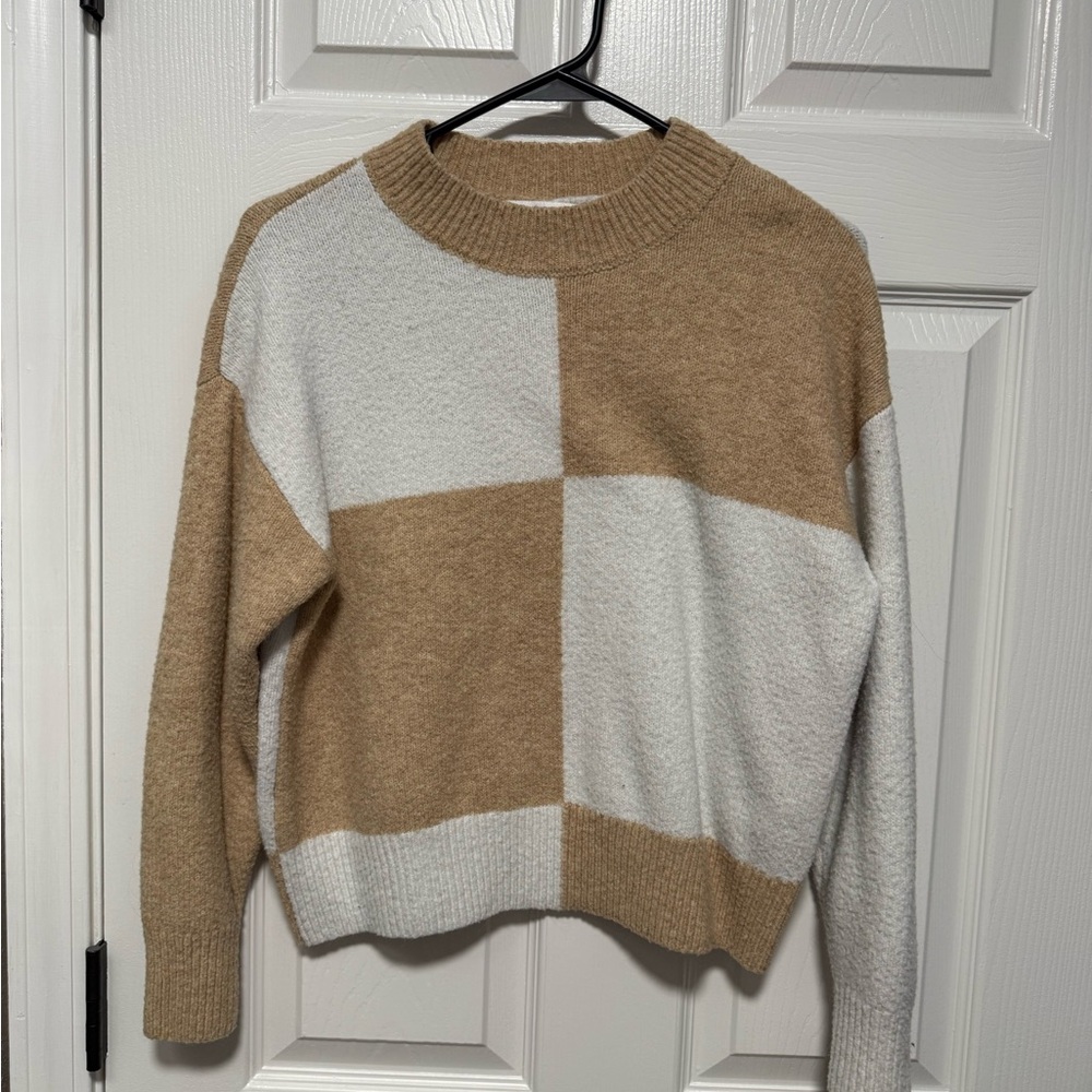 Vigoss Tan and White Color Block Sweater
